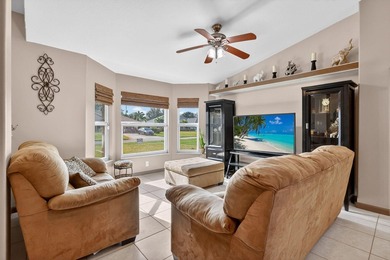 Welcome to this beautifully maintained home offering 3 bedrooms - photo 8