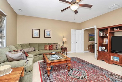 Discover refined living in this elegant full brick home on 3rd - photo 30