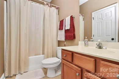Discover refined living in this elegant full brick home on 3rd - photo 32
