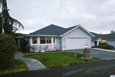 Welcome home to this 3 bedroom, 2 bath 1726 sq. ft. house - photo 2
