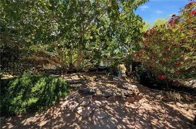 THIS HOME IS A LITTLE OASIS IN THE MIDDLE OF KINGMAN, IT IS - photo 33