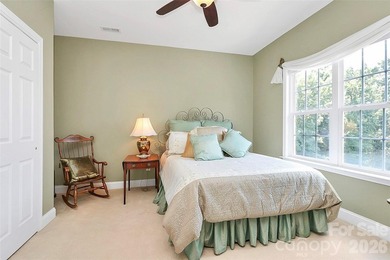 Discover refined living in this elegant full brick home on 3rd - photo 34