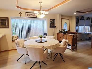 Welcome home to this 3 bedroom, 2 bath 1726 sq. ft. house - photo 6