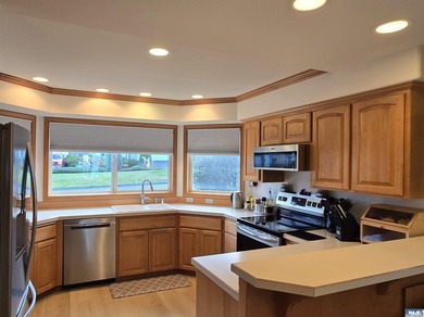 Welcome home to this 3 bedroom, 2 bath 1726 sq. ft. house - photo 7