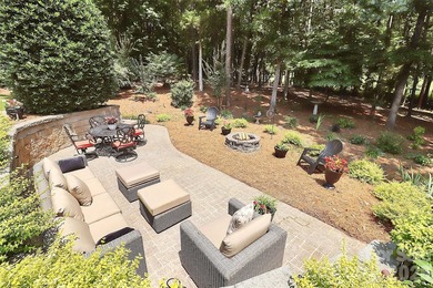 Discover refined living in this elegant full brick home on 3rd - photo 38