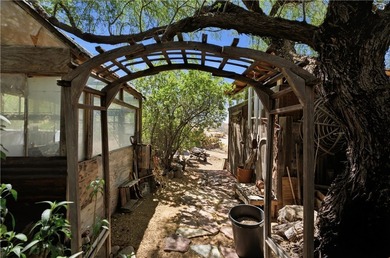 THIS HOME IS A LITTLE OASIS IN THE MIDDLE OF KINGMAN, IT IS - photo 38