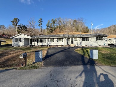 Paintsville Lake Home For Sale in Oil Springs Kentucky