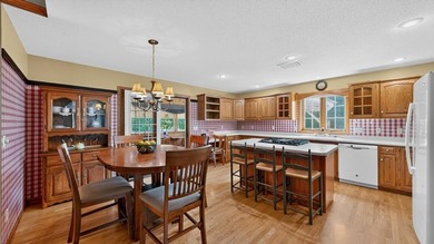Welcome home to this beautifully maintained 3-bedroom home - photo 11