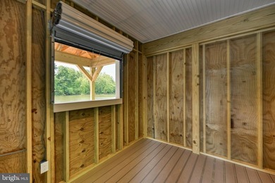 BRAND NEW COMPLETED 5-BEDROOM WATERFRONT HOME INCLUDING A NEW - photo 22