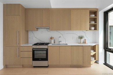 (private lake, pond, creek) Condo For Sale in Astoria New York