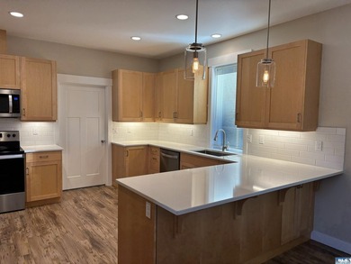 SELLER IS OFFERING FIVE THOUSAND DOLLARS TOWARD BUYERS CLOSING - photo 3