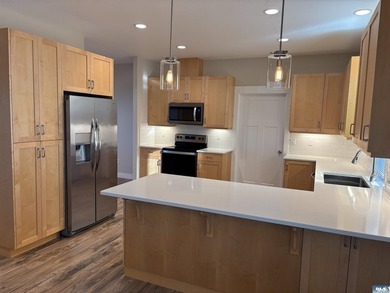 SELLER IS OFFERING FIVE THOUSAND DOLLARS TOWARD BUYERS CLOSING - photo 4