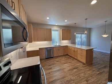 SELLER IS OFFERING FIVE THOUSAND DOLLARS TOWARD BUYERS CLOSING - photo 5