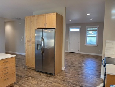 SELLER IS OFFERING FIVE THOUSAND DOLLARS TOWARD BUYERS CLOSING - photo 7