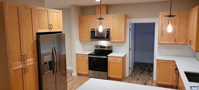 SELLER IS OFFERING FIVE THOUSAND DOLLARS TOWARD BUYERS CLOSING - photo 10