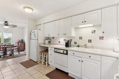 Nestled in the heart of St. Simons Island's sought-after South - photo 5
