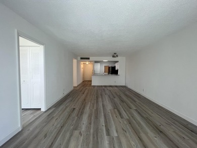 Welcome home! Located in the most desirable area in Boca! This - photo 4