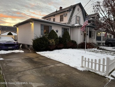 WELL MAINTAINED ONE FAMILY HOME FEATURING A DESIRABLE FIRST - photo 1