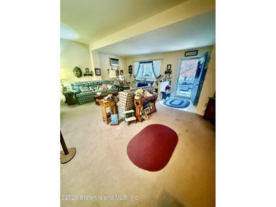 WELL MAINTAINED ONE FAMILY HOME FEATURING A DESIRABLE FIRST - photo 4