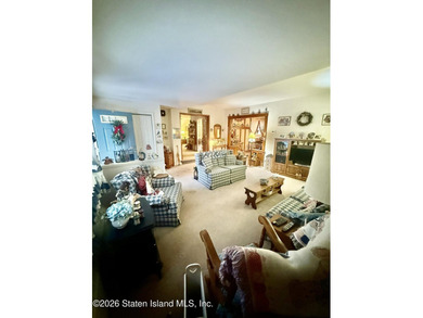WELL MAINTAINED ONE FAMILY HOME FEATURING A DESIRABLE FIRST - photo 5