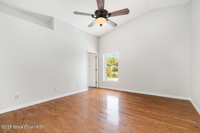 Stunning Pool Home with Beautiful Finishes! This gorgeous home - photo 14