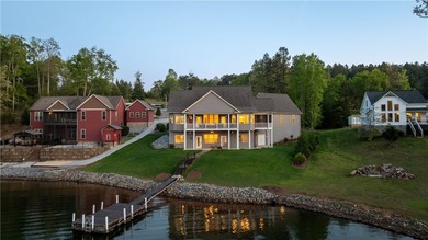 Waterfront living at its finest on Lake Secession. A 2018 - photo 2