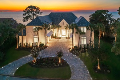 Rare Bayfront Opportunity. Constructed with concrete and just 3 - photo 3