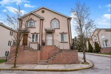 Welcome to 124 Erika Loop, a beautifully maintained - photo 1