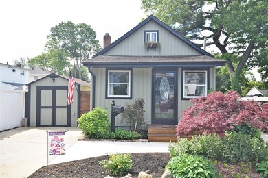 This well-cared for beauty on a quiet block may be just what you - photo 1