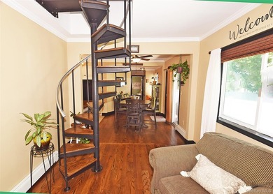 This well-cared for beauty on a quiet block may be just what you - photo 5
