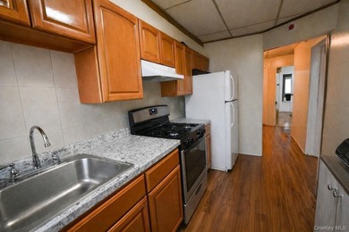 MOVE RIGHT INTO THIS WELL MAINTAINED 2 FAMILY SEMI-ATTACHED HOME - photo 25