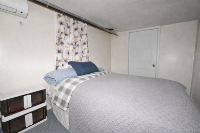 MOVE RIGHT INTO THIS WELL MAINTAINED 2 FAMILY SEMI-ATTACHED HOME - photo 31