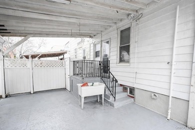 MOVE RIGHT INTO THIS WELL MAINTAINED 2 FAMILY SEMI-ATTACHED HOME - photo 32