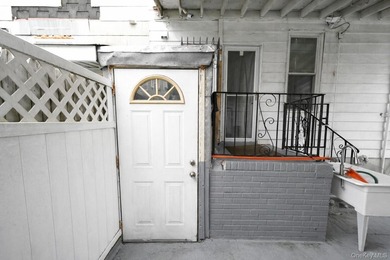 MOVE RIGHT INTO THIS WELL MAINTAINED 2 FAMILY SEMI-ATTACHED HOME - photo 33