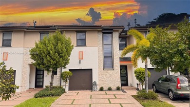 (private lake, pond, creek) Townhome/Townhouse For Sale in Miami Lakes Florida