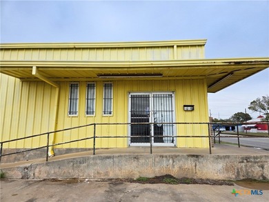 1616 Ave F, Bay City, TX 77414 is a prime commercial-use