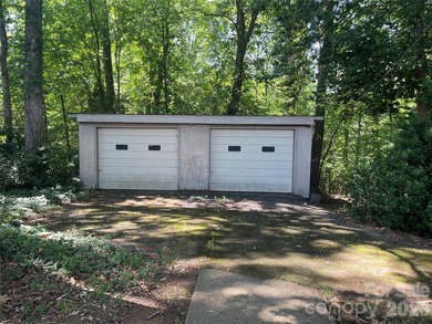 Situated on 2.93 beautiful acres, surrounded by nature. Back - photo 4