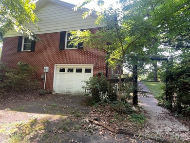Situated on 2.93 beautiful acres, surrounded by nature. Back - photo 6