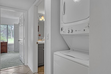 Beautifully upgraded corner unit with stunning lake views from - photo 14
