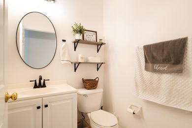 DON'T DELAY, BUY TODAY! This upgraded 4-bedroom, 2.5-bathroom - photo 24