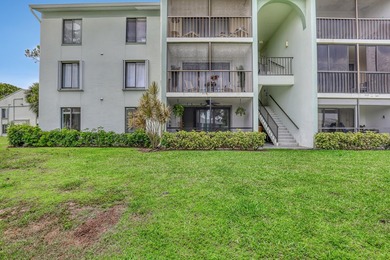 Beautifully upgraded corner unit with stunning lake views from - photo 25