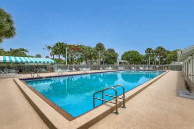 Beautifully upgraded corner unit with stunning lake views from - photo 29