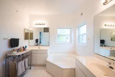 DON'T DELAY, BUY TODAY! This upgraded 4-bedroom, 2.5-bathroom - photo 29