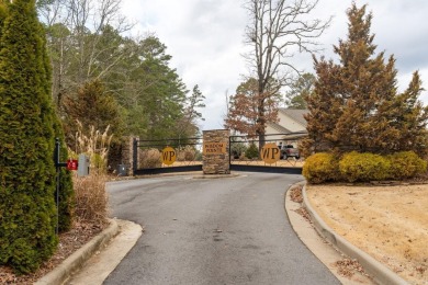 Vacant level lot in the gated and very private Wisdom Pointe - photo 4