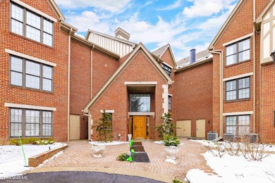 Lake Saint Clair Condo Active Under Contract in Grosse Pointe Park Michigan