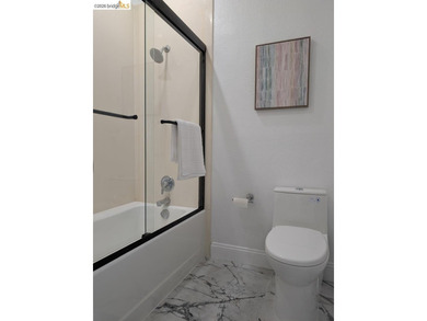 Awesome waterfront 1st floor newly Renovated Condo with a sunny - photo 15