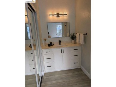 Awesome waterfront 1st floor newly Renovated Condo with a sunny - photo 16