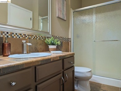 Awesome waterfront 1st floor newly Renovated Condo with a sunny - photo 19
