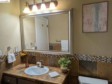 Awesome waterfront 1st floor newly Renovated Condo with a sunny - photo 20