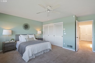Riverpoint offers contemporary resort-like living and the rare - photo 24